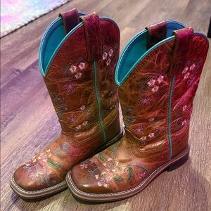 Floral Embroidered Brown Western Boots